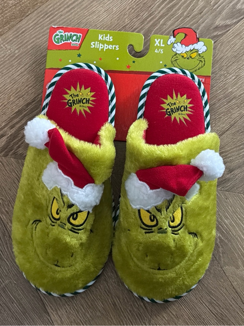 The Grinch Kids Plush Slippers in Lime Green & Red - XL 4/5